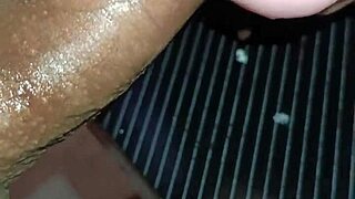 Kissy Offers Her Wet Vagina and Gives a Deep Blowjob