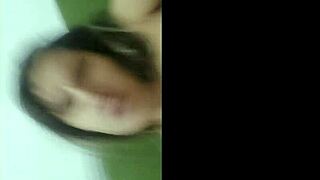 a vontade dessa putinha novinha era dar o cuzinho para uma rola de verdade