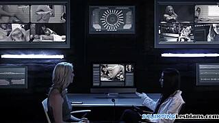 SQUIRTING LESBIANS PUSSYLICKED BY BUSTY MILF!