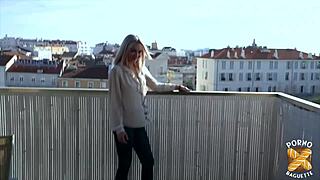 Nathalie, belle blonde savourant lanal intensely.