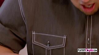 Swinger babes, give that oil massage!