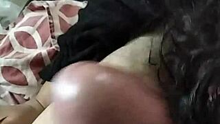 La divina starts close-up blowjob session
