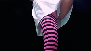 Bonneyuwu asks, 'Want to drink my urine from the bottle?'