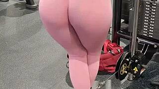 Milf in tight leggings at the gym