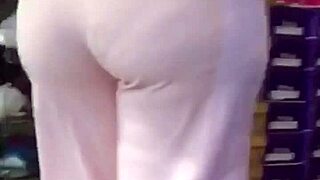 i love this mature woman's big ass