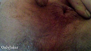 Amateur brunette shows ass boquiabierto