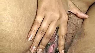 desi hot alisha bhabhi shows closeup pussy in homemade solo session