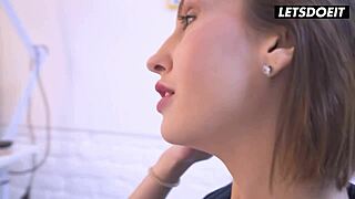 Bombshell Jessica Night takes BBC in her beautiful round ass, pushing her limit