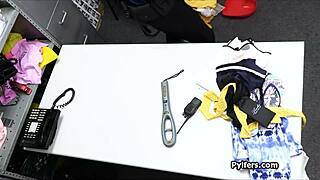 I give pro deep throat and ride cock as sexy thief