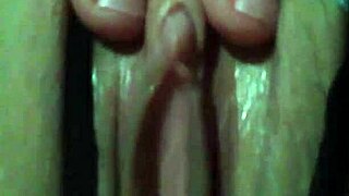 mañana caliente turns into homemade lesbian massage session