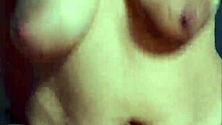 Asian pinay mommy knows how to ride.