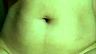 Asian pinay mommy knows how to ride.