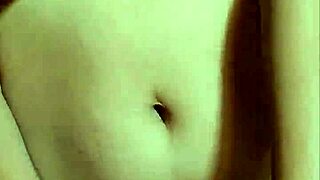 Asian pinay mommy knows how to ride.