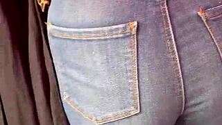 Beautiful Mexican Woman With Huge Ass In Tight Jeans At Tianguis Market