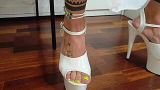 the muscular bodybuilder milf indulges in foot fetish play and intense fucking