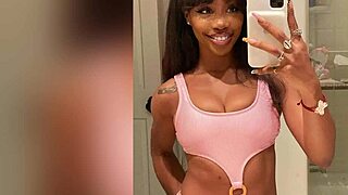 Intensely jerking off to sexy sza in contest