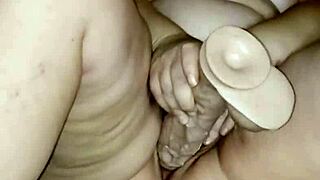 she cums hard and spreads her pussy wide open. watch her milf body tremble.