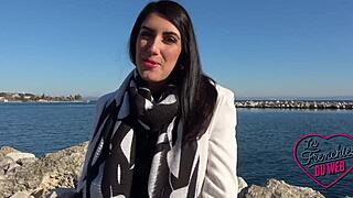 jade 25-year-old accountant is naughty