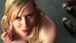 Flirty Looker Sucks Jizz Onto Face