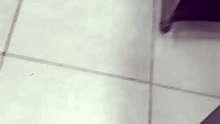 The latina amateur masturbates in the gym bathroom, screaming during her first time