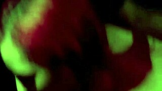 Chamei um desconhecido para um passeio misterioso e fiz uma dupla penetração com dois bbc