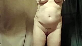 2024 12 17 esclave f autoseance striptase caresses etmagicwand