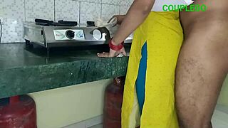 किचन में नहीं चोद सकते देवर जी सासू मां आ जाएगी रूम में चलते हैं