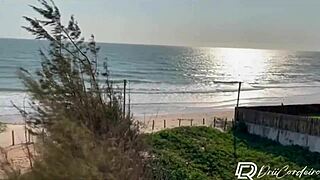 morena acorda namorado para cafe da manha cremoso