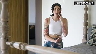 Katie kush and charlotte sins strap-on fuck in the morning