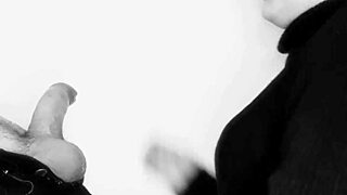 Real amateur intensely deep throats huge cock on xvideos