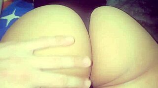 i'm massagin my exgirlfriends nalgas durin a massage