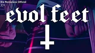 Wow, tiny foot worship and tickling domination with sucking toes!