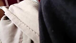 Le doy una mamada al esposo de mi hermana y éste me graba sin darme cuenta