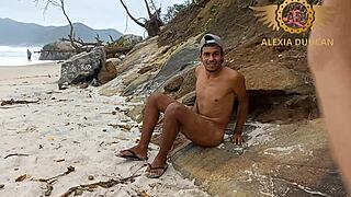 Donpablorj fucks trans Alexia Duucan on Rio beach.