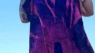 Os machos não param de me olhar na praia, é tão excitante 😍