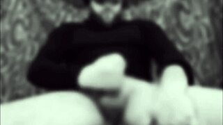 bad wolf28 actively performs masturbation and penis massage in homemade setting