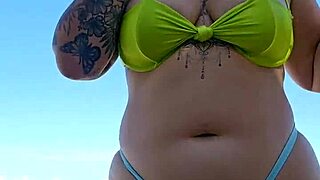 I'm so wet today, just the cock touching enters.