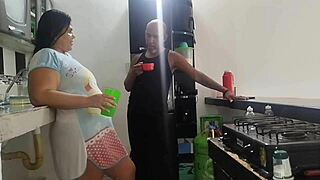 Mi cuñado llega a casa me seduce y terminamos follando dejándome toda la vagina llena de semen