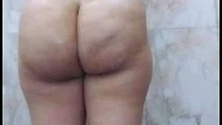 Hindi sex story bathroom me ungli se chudai