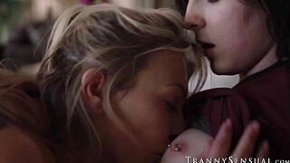 Tranny ella hollywood fucks adira allure after pussy licking