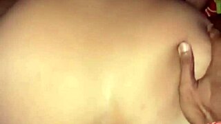 Bokep Indonesia Menikmati Tubuh Yang Indah Di Dalam Kamar Saat Lagi Hujan Diluar