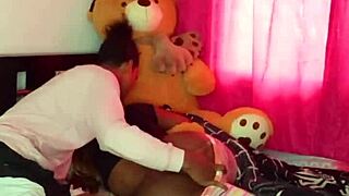 sorprendo a mi hermanastra en su cuarto y follamos apasionadamente