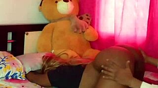 sorprendo a mi hermanastra en su cuarto y follamos apasionadamente