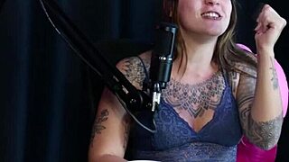 Safada shows blowjob after Tinder swing: who would she pick?