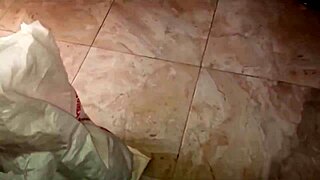 Surprise Hijastra Cleaning On All Fours And Fuck Her Pussy