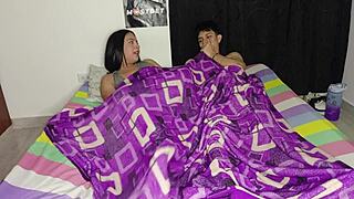 Joven Colombiano Se Masturba Viendo Porno Y Madrastra Ayuda