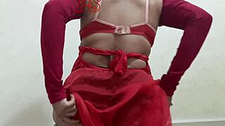 i watch this indian desi girl do secret live cam sex online