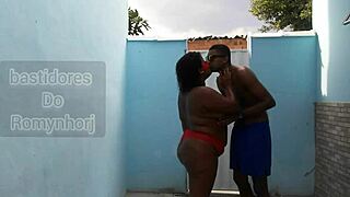 gordinha carioca fudendo no quintal de casa