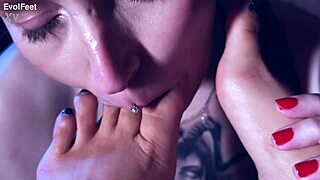 No One Can Resist Sexy Feet Of Rotten Venus!