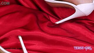 Pretty girl 18 shows pussy and masturbates